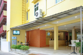 Гостиница Happy Hostel  Паттайя